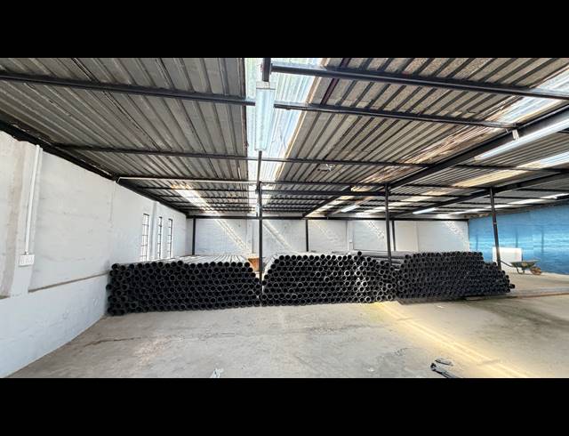 588M² INDUSTRIAL YARD FOR SALE IN PETIT